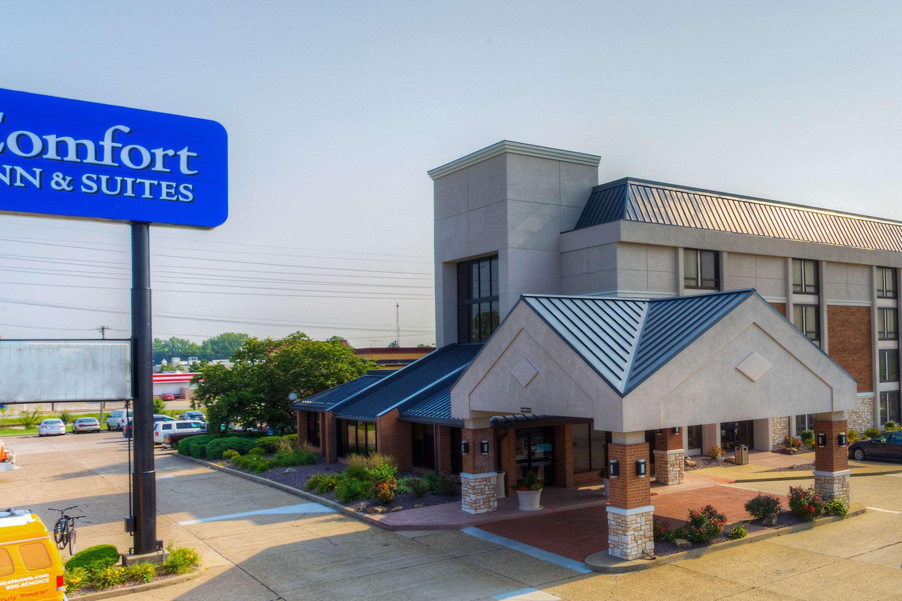 Comfort Inn & Suites Evansville Airport Exterior photo